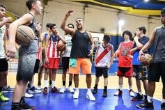 Foto de la galería: Huevo Sánchez dictó una interesantísima clínica de básquet en el Mitre