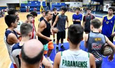 Foto de la galería: Huevo Sánchez dictó una interesantísima clínica de básquet en el Mitre
