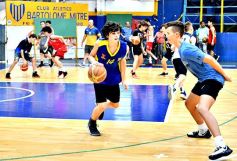 Foto de la galería: Huevo Sánchez dictó una interesantísima clínica de básquet en el Mitre