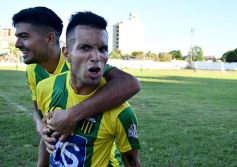 Foto de la galería: La Picada pegó primero ante Atlético Posadas