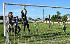 Foto de la galería: La Picada pegó primero ante Atlético Posadas