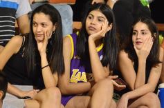 Foto de la galería: Postales de los Carnavales del Río: la noche que el ritmo pudo más que el frío