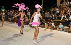 Foto de la galería: Postales de los Carnavales del Río: la noche que el ritmo pudo más que el frío