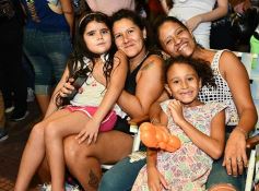 Foto de la galería: Postales de los Carnavales del Río: la noche que el ritmo pudo más que el frío