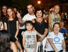 Foto de la galería: Postales de los Carnavales del Río: la noche que el ritmo pudo más que el frío