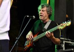 Foto de la galería: Postales de los Carnavales del Río: la noche que el ritmo pudo más que el frío