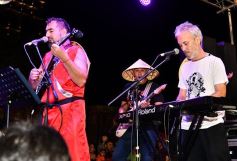 Foto de la galería: Postales de los Carnavales del Río: la noche que el ritmo pudo más que el frío