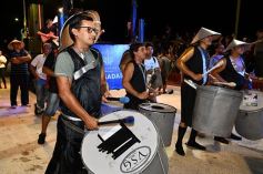 Foto de la galería: Postales de los Carnavales del Río: la noche que el ritmo pudo más que el frío