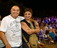 Foto de la galería: Postales de los Carnavales del Río: la noche que el ritmo pudo más que el frío