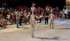 Foto de la galería: Postales de los Carnavales del Río: la noche que el ritmo pudo más que el frío