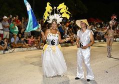 Foto de la galería: Postales de los Carnavales del Río: la noche que el ritmo pudo más que el frío