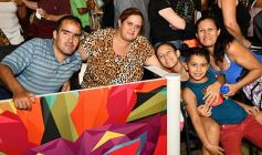 Foto de la galería: Postales de los Carnavales del Río: la noche que el ritmo pudo más que el frío