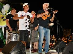 Foto de la galería: Postales de los Carnavales del Río: la noche que el ritmo pudo más que el frío