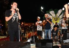 Foto de la galería: Postales de los Carnavales del Río: la noche que el ritmo pudo más que el frío