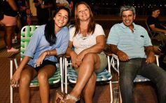 Foto de la galería: Postales de los Carnavales del Río: la noche que el ritmo pudo más que el frío