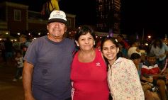 Foto de la galería: Postales de los Carnavales del Río: la noche que el ritmo pudo más que el frío