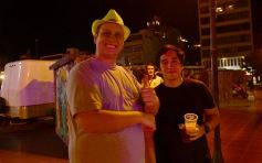 Foto de la galería: Postales de los Carnavales del Río: la noche que el ritmo pudo más que el frío