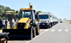 Foto de la galería: Herrera Ahuad encabezó entrega de equipos viales para municipios misioneros