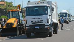 Foto de la galería: Herrera Ahuad encabezó entrega de equipos viales para municipios misioneros