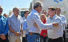 Foto de la galería: Herrera Ahuad encabezó entrega de equipos viales para municipios misioneros