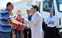 Foto de la galería: Herrera Ahuad encabezó entrega de equipos viales para municipios misioneros