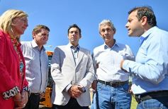 Foto de la galería: Herrera Ahuad encabezó entrega de equipos viales para municipios misioneros