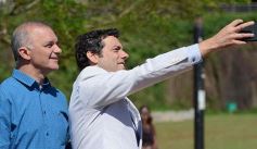 Foto de la galería: Herrera Ahuad encabezó entrega de equipos viales para municipios misioneros