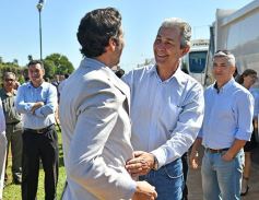 Foto de la galería: Herrera Ahuad encabezó entrega de equipos viales para municipios misioneros