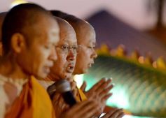 Foto de la galería: La comunidad laosiana festejó sus cuatro décadas en Misiones con la inauguración del Buda gigante