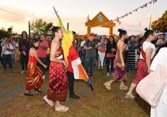 Foto de la galería: La comunidad laosiana festejó sus cuatro décadas en Misiones con la inauguración del Buda gigante