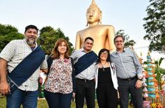 Foto de la galería: La comunidad laosiana festejó sus cuatro décadas en Misiones con la inauguración del Buda gigante
