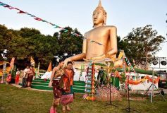 Foto de la galería: La comunidad laosiana festejó sus cuatro décadas en Misiones con la inauguración del Buda gigante