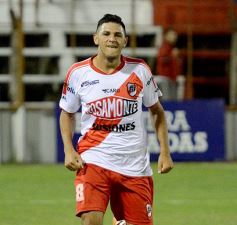 Foto de la galería: Guaraní, líder de la Zona 7 del Regional Amateur