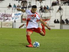 Foto de la galería: Guaraní, líder de la Zona 7 del Regional Amateur