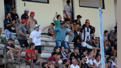 Foto de la galería: El Decano derrotó a Sporting y se mantiene en la pelea