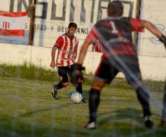 Foto de la galería: El Decano derrotó a Sporting y se mantiene en la pelea