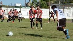 Foto de la galería: El Decano derrotó a Sporting y se mantiene en la pelea