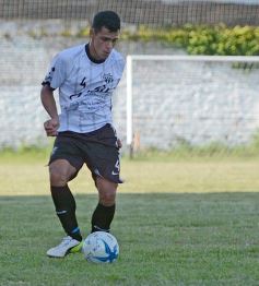 Foto de la galería: El Decano derrotó a Sporting y se mantiene en la pelea