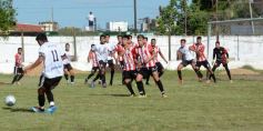 Foto de la galería: El Decano derrotó a Sporting y se mantiene en la pelea