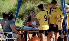 Foto de la galería: La Isla de Santa Helena vibró con torneo de fútbol infantil