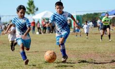 Foto de la galería: La Isla de Santa Helena vibró con torneo de fútbol infantil