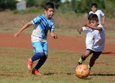 Foto de la galería: La Isla de Santa Helena vibró con torneo de fútbol infantil
