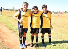 Foto de la galería: La Isla de Santa Helena vibró con torneo de fútbol infantil