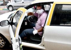 Foto de la galería: La city posadeña en medio de la pandemia: acompañamos a los que tienen que salir de todos modos