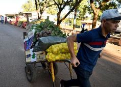 Foto de la galería: Menos compradores y más tensión en el Mercado Central