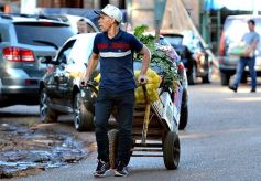 Foto de la galería: Menos compradores y más tensión en el Mercado Central