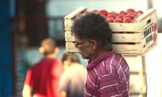 Foto de la galería: Menos compradores y más tensión en el Mercado Central