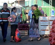 Foto de la galería: Menos compradores y más tensión en el Mercado Central