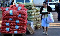Foto de la galería: Menos compradores y más tensión en el Mercado Central