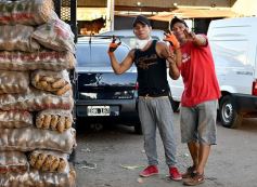 Foto de la galería: Menos compradores y más tensión en el Mercado Central